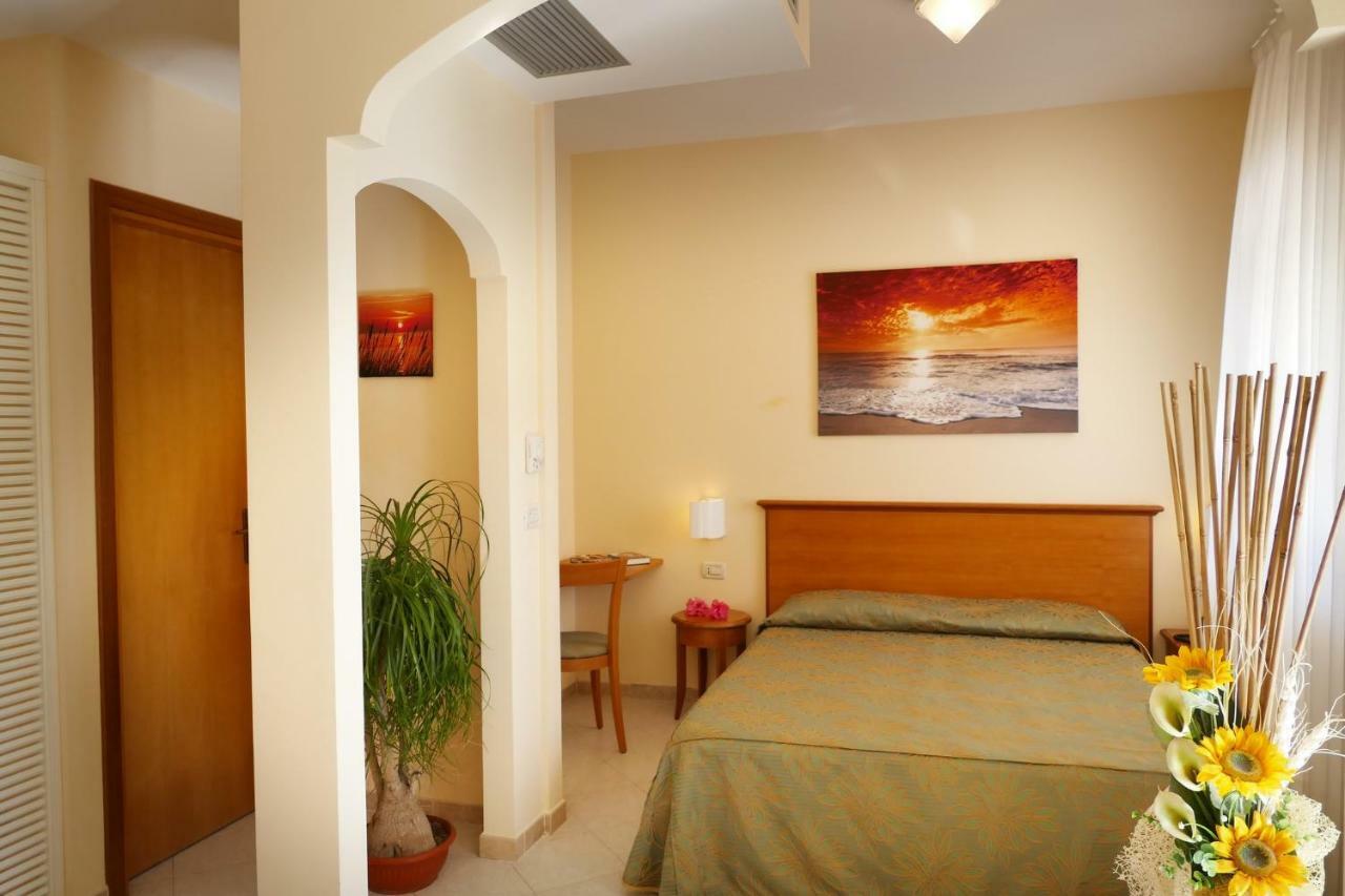 Hotel Tirreno Паргелія Екстер'єр фото